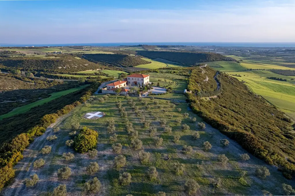 Villa Of 586 M² In Chalkidiki