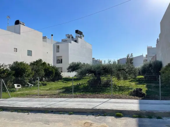 Land Of 1002 M² In Crete