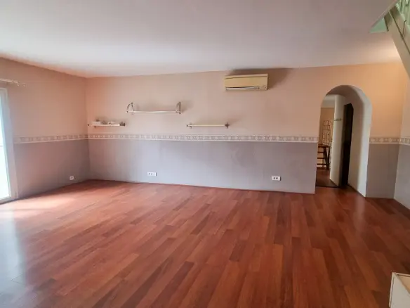 4-bedroom Village House In Rouffiac-d’aude, France (157 M²)