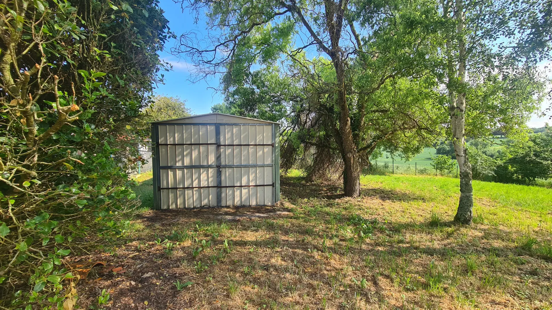Stone Cottage Of 95 M² With Hamlet Location In Aubeterre Sur Dronne