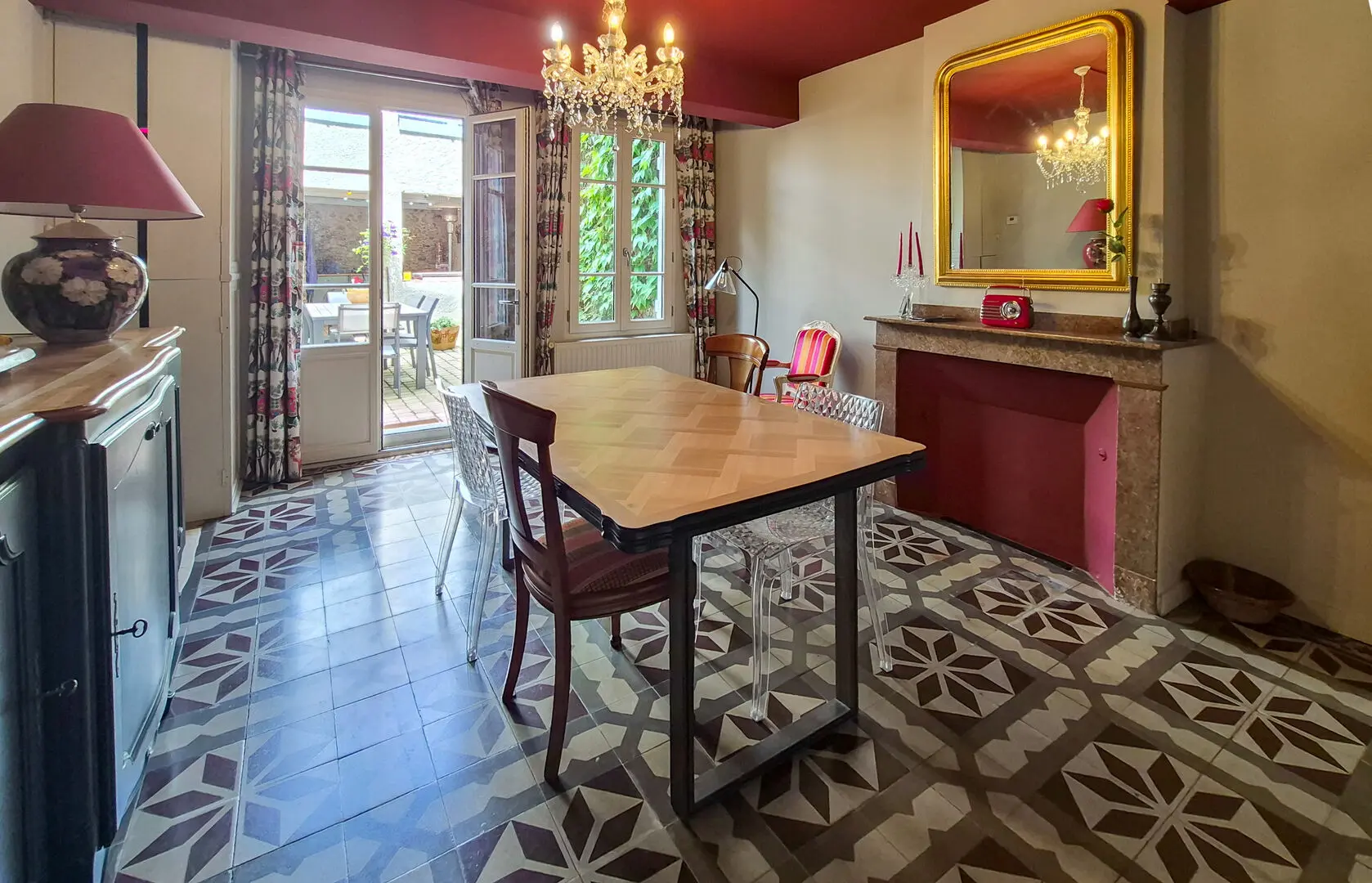 Townhouse Of 150 M² With Courtyard, Outbuilding & Roof Terrace In Mirepoix