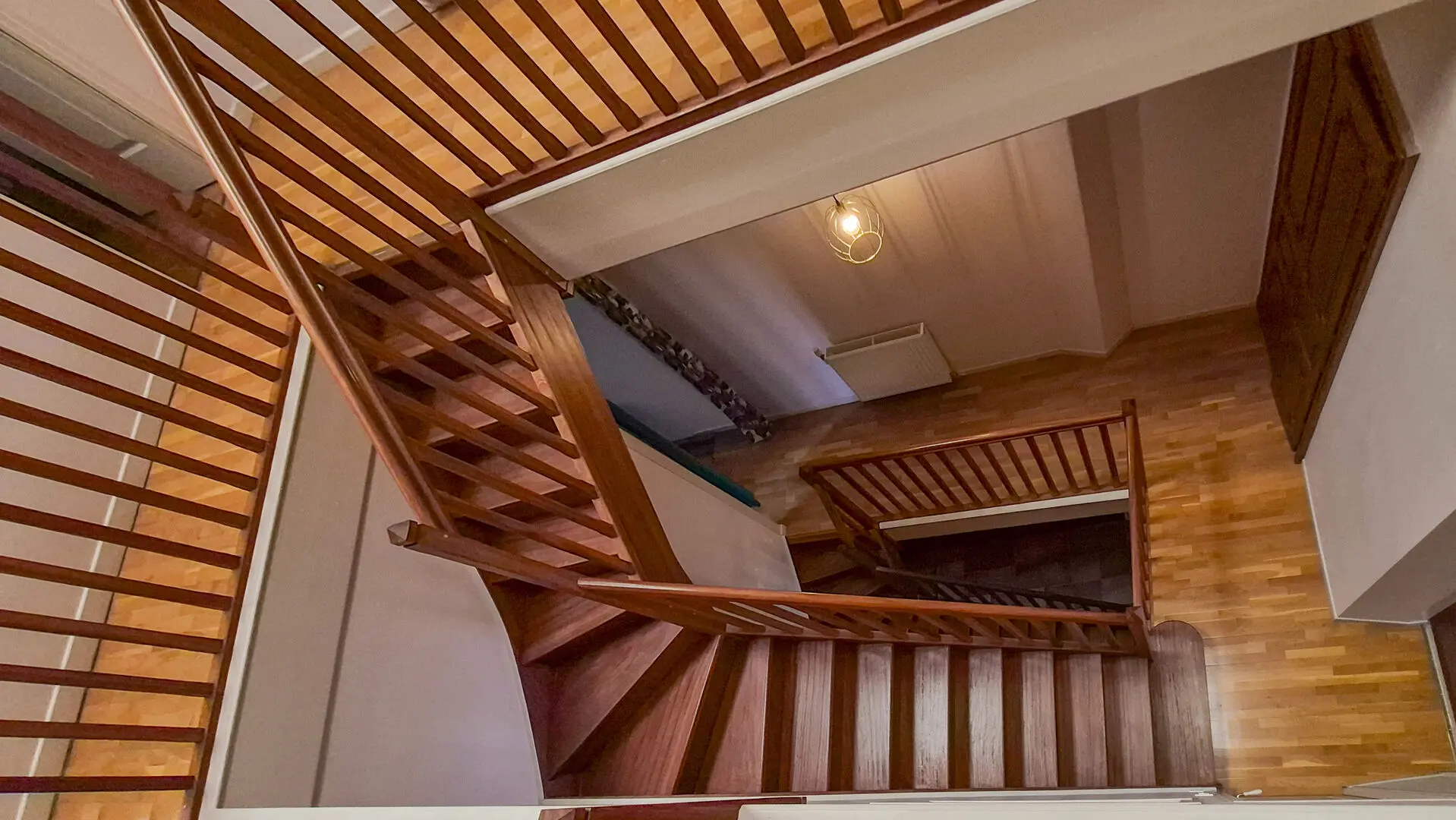 Townhouse Of 150 M² With Courtyard, Outbuilding & Roof Terrace In Mirepoix