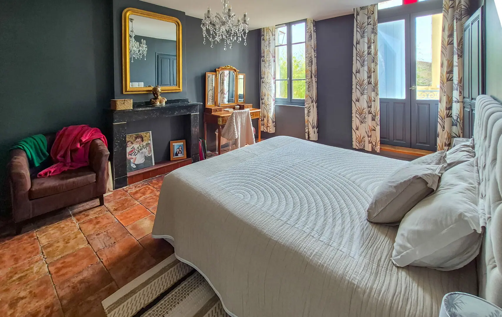 Townhouse Of 150 M² With Courtyard, Outbuilding & Roof Terrace In Mirepoix