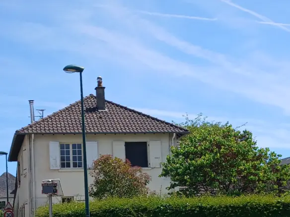 House Of 120 M² With Courtyard In A Dordogne Village