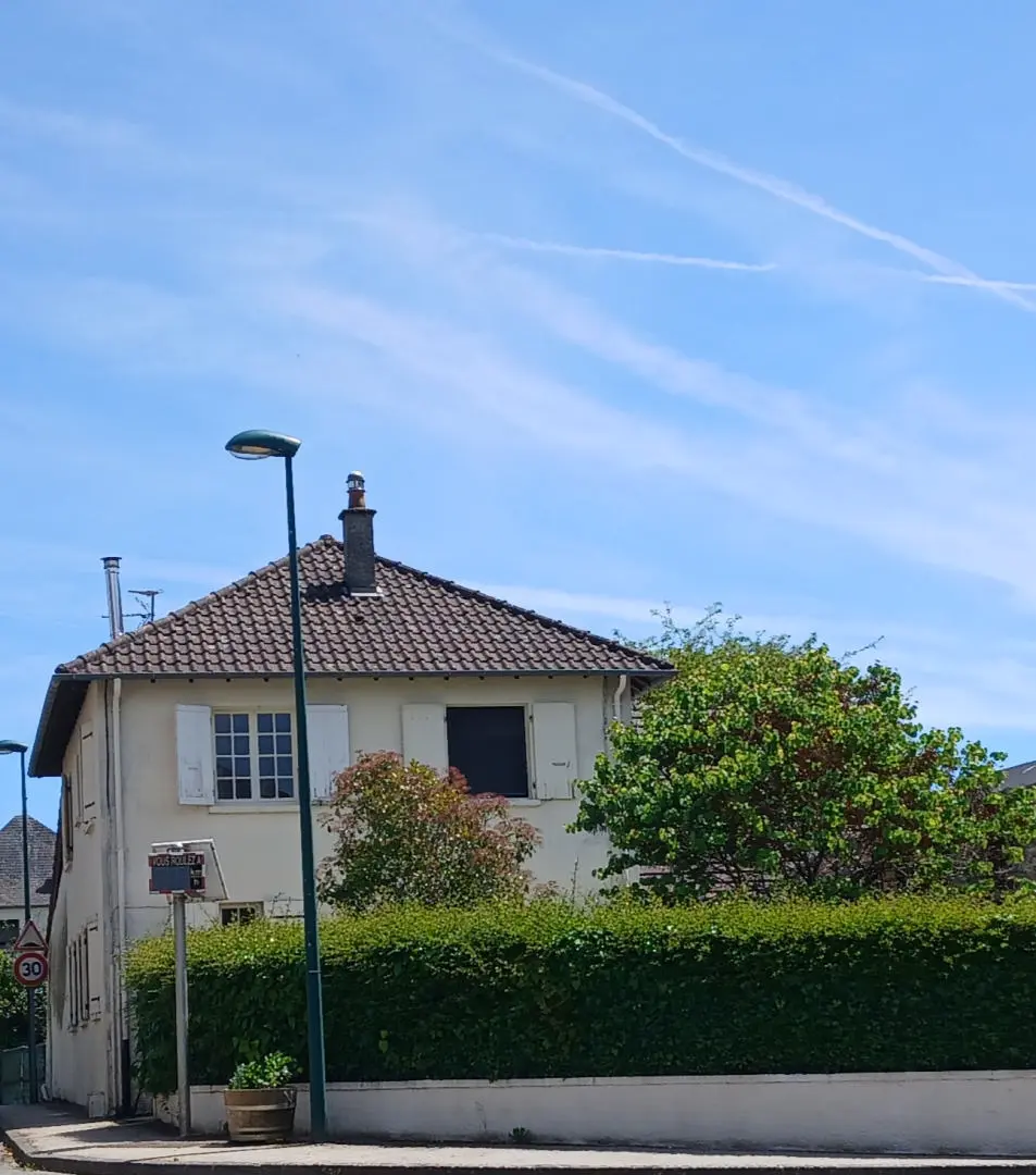 House Of 120 M² With Courtyard In A Dordogne Village