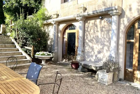 6-bedroom House In Confolens, France (359 M²)