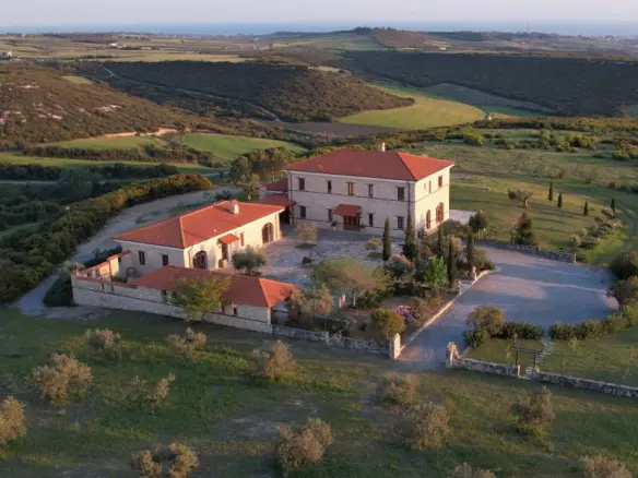 Villa In Nea Propontida, Greece (586 M²)