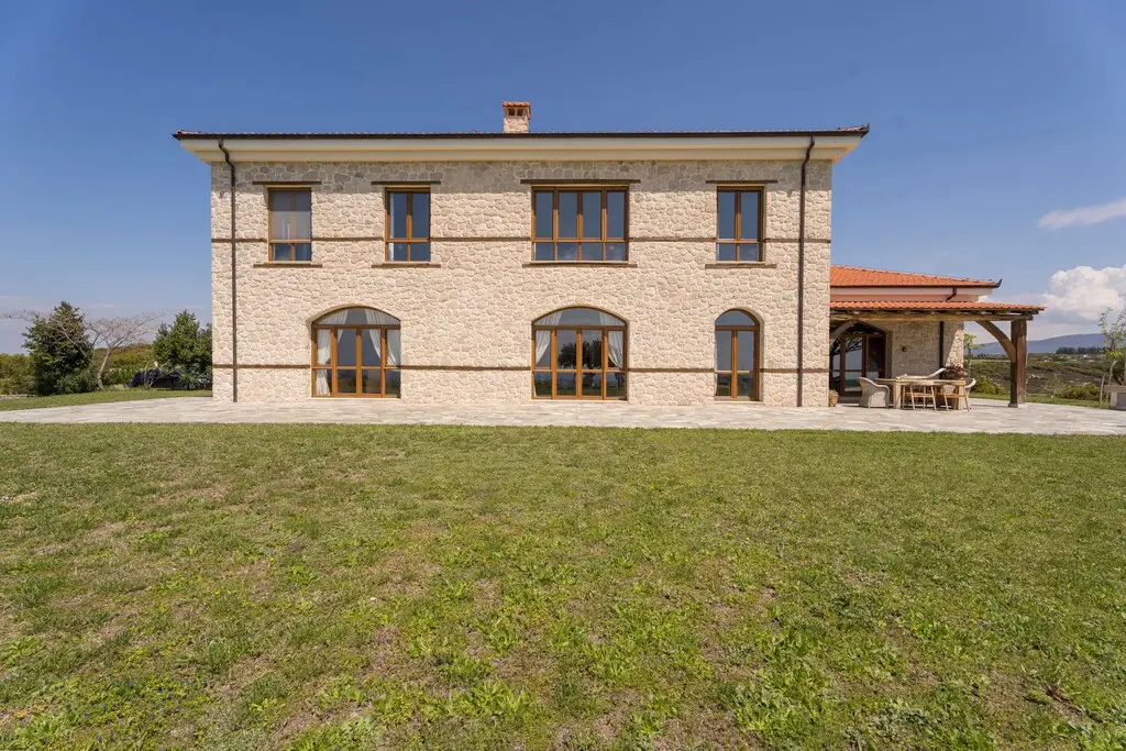 Villa Of 586 M² In Chalkidiki