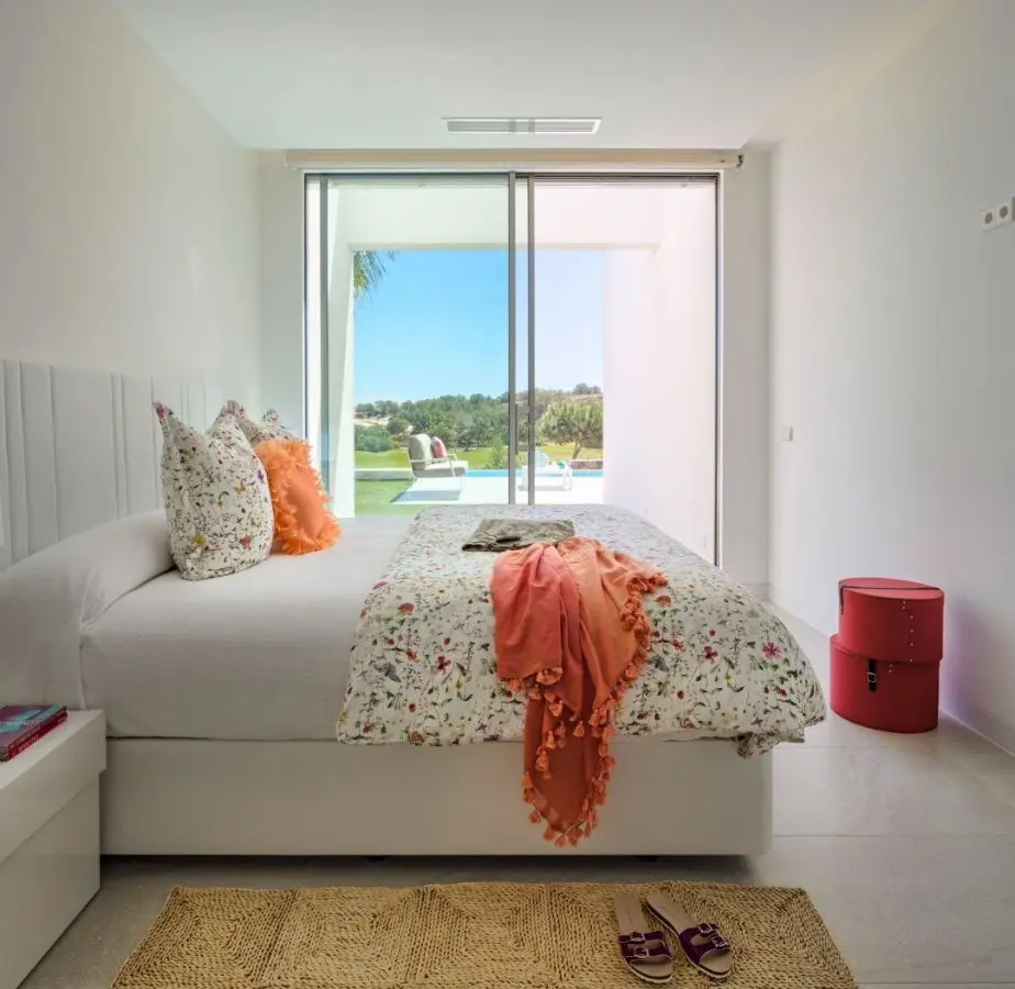 Villa 200 M² In Orihuela, Spain – Mediter Real Estate**title:** 3 Beds Villa 200 M² Orihuela, Spain With Pool