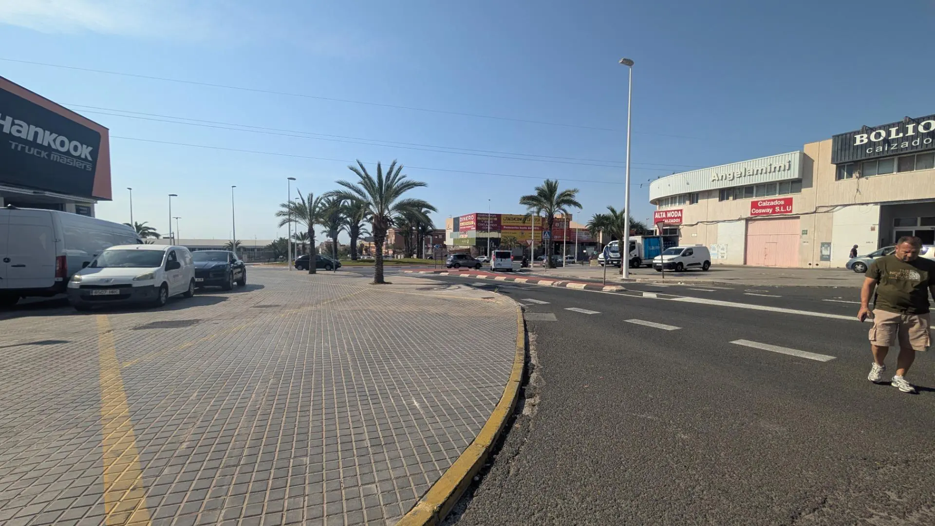 Industrial Unit Of 480 M² In Elche, Spain