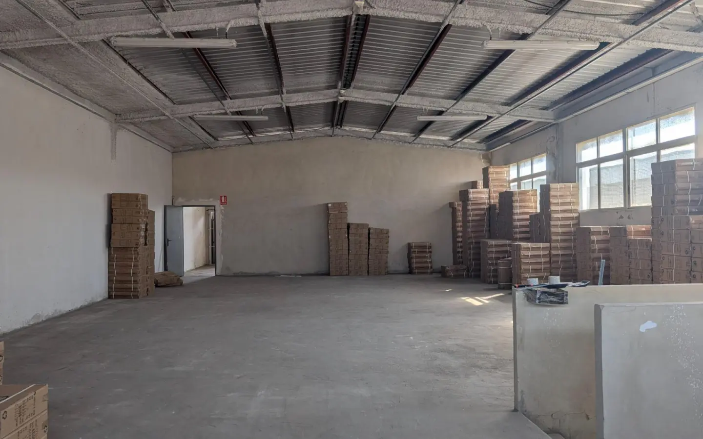 Industrial Unit Of 480 M² In Elche, Spain