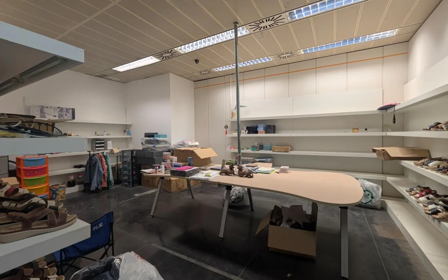 Industrial Unit Of 480 M² In Elche, Spain