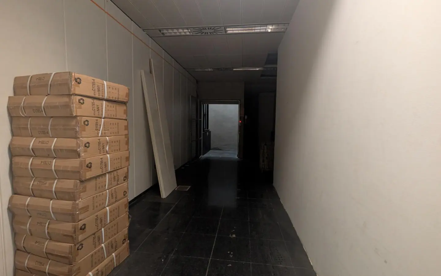 Industrial Unit Of 480 M² In Elche, Spain