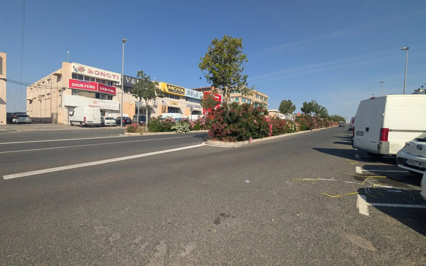 Industrial Unit Of 480 M² In Elche, Spain