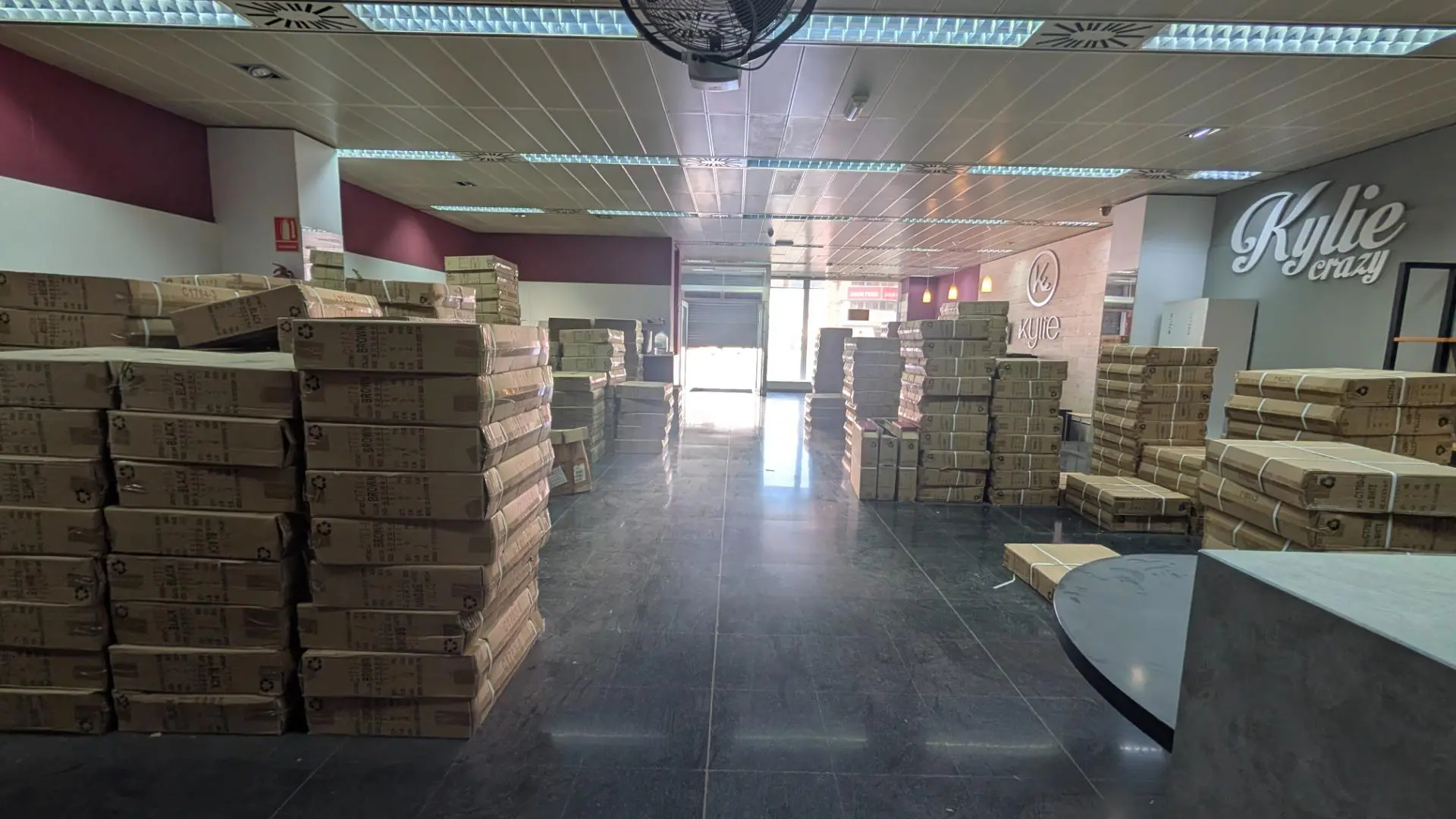 Industrial Unit Of 480 M² In Elche, Spain
