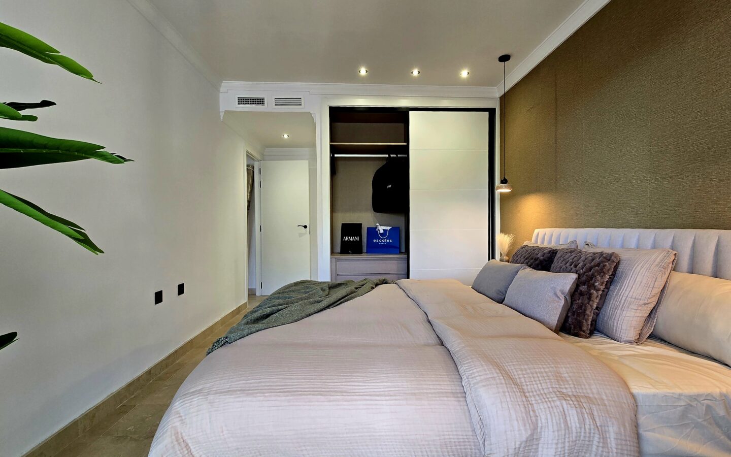 Apartment Of 3 Bedrooms With Lake View In La Quinta Golf, Benahavís.
