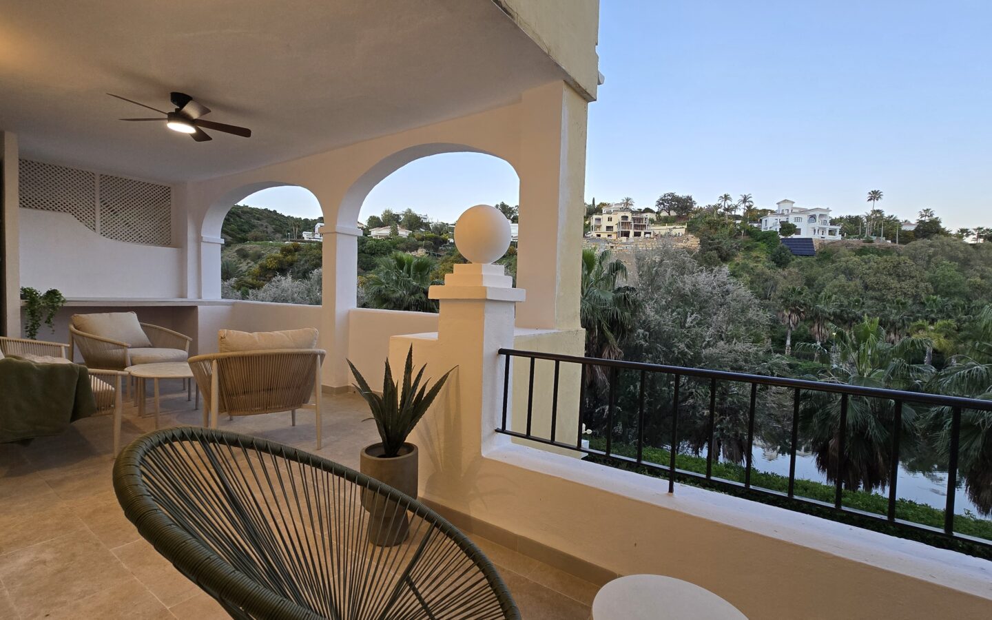 Apartment Of 3 Bedrooms With Lake View In La Quinta Golf, Benahavís.