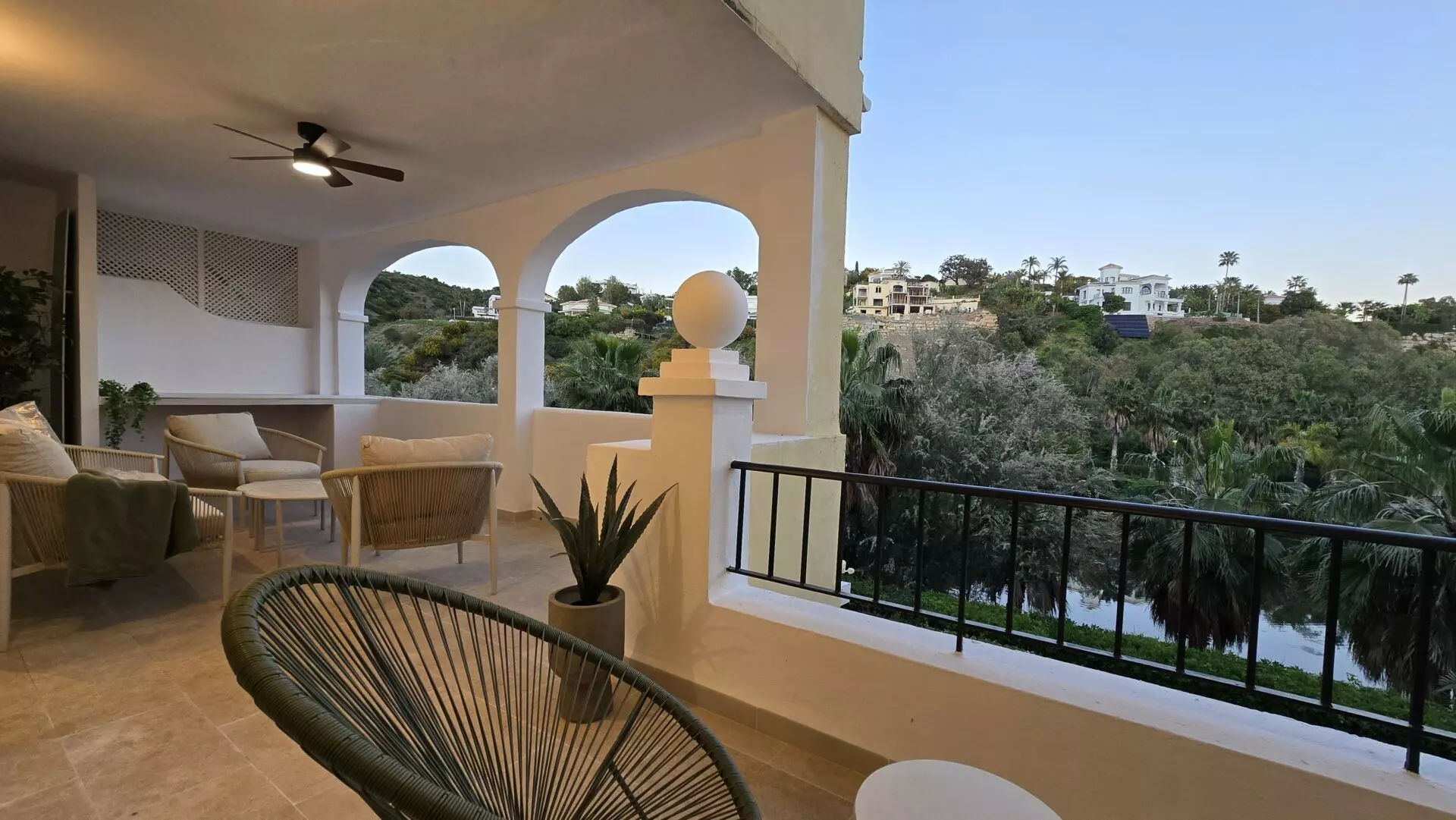 Apartment Of 3 Bedrooms With Lake View In La Quinta Golf, Benahavís.