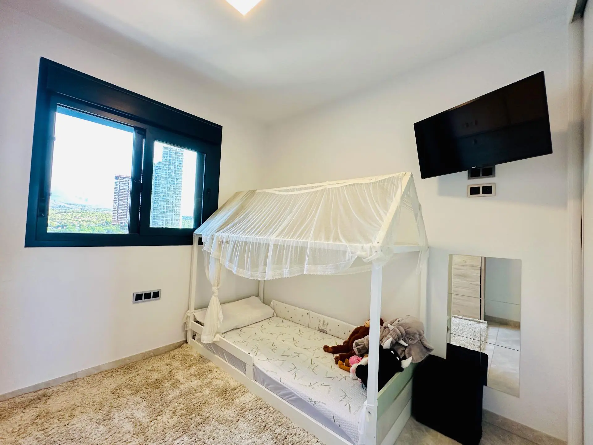 Apartment Of 120 M² In Benidorm, Spain