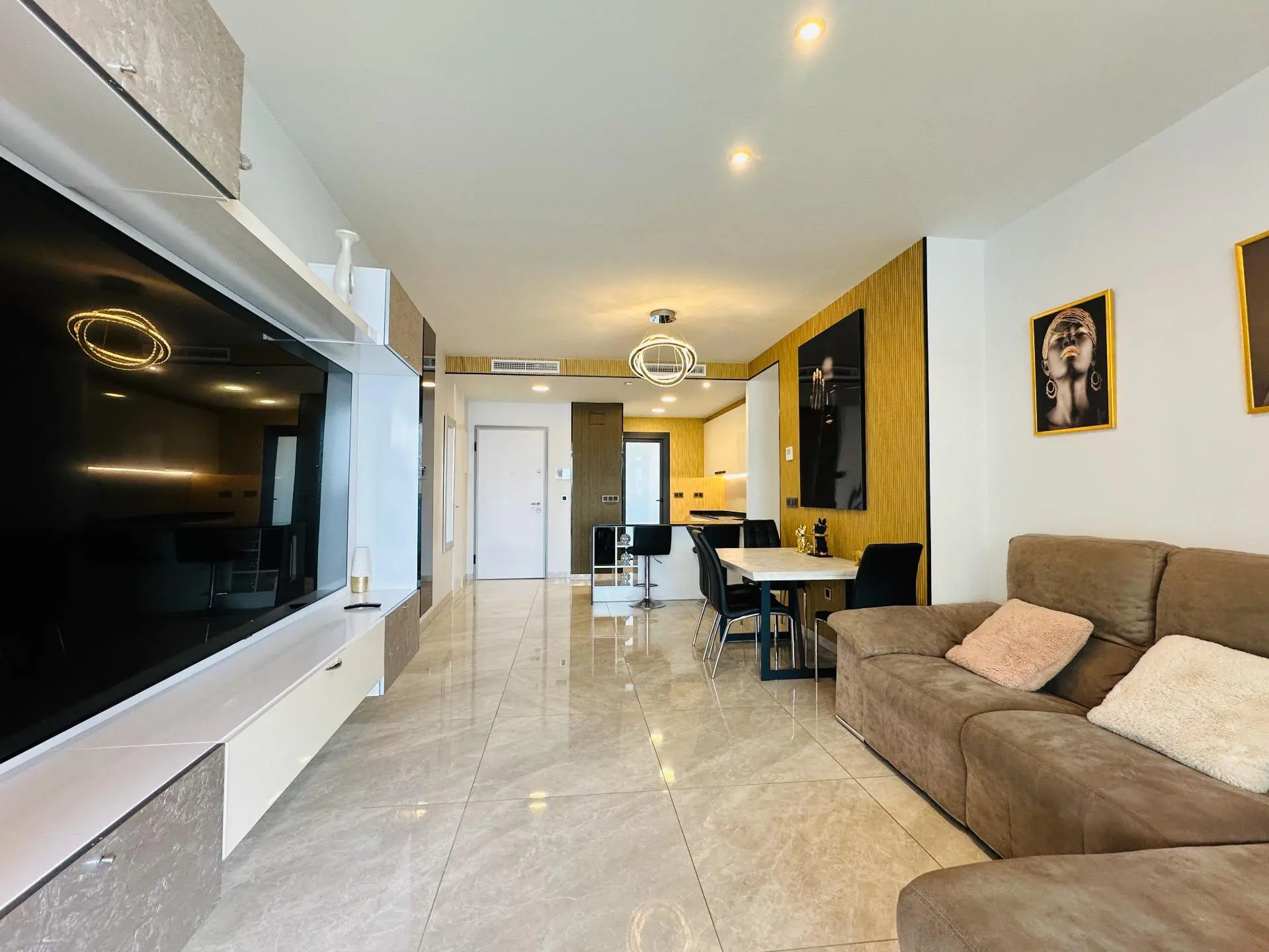 Apartment Of 120 M² In Benidorm, Spain