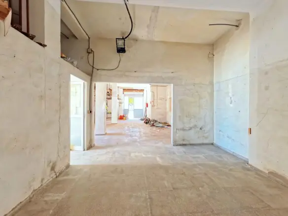 Commercial Unit In Villajoyosa, Spain (132 M²)