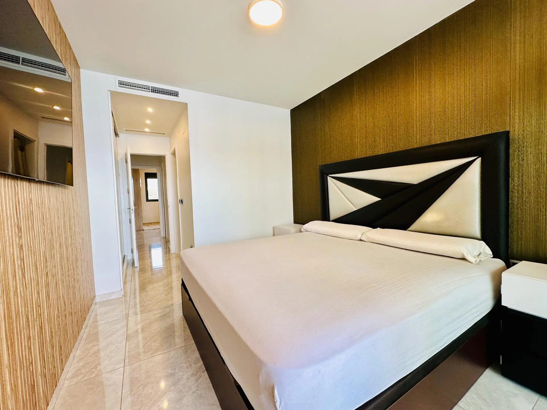 Apartment Of 120 M² In Benidorm, Spain