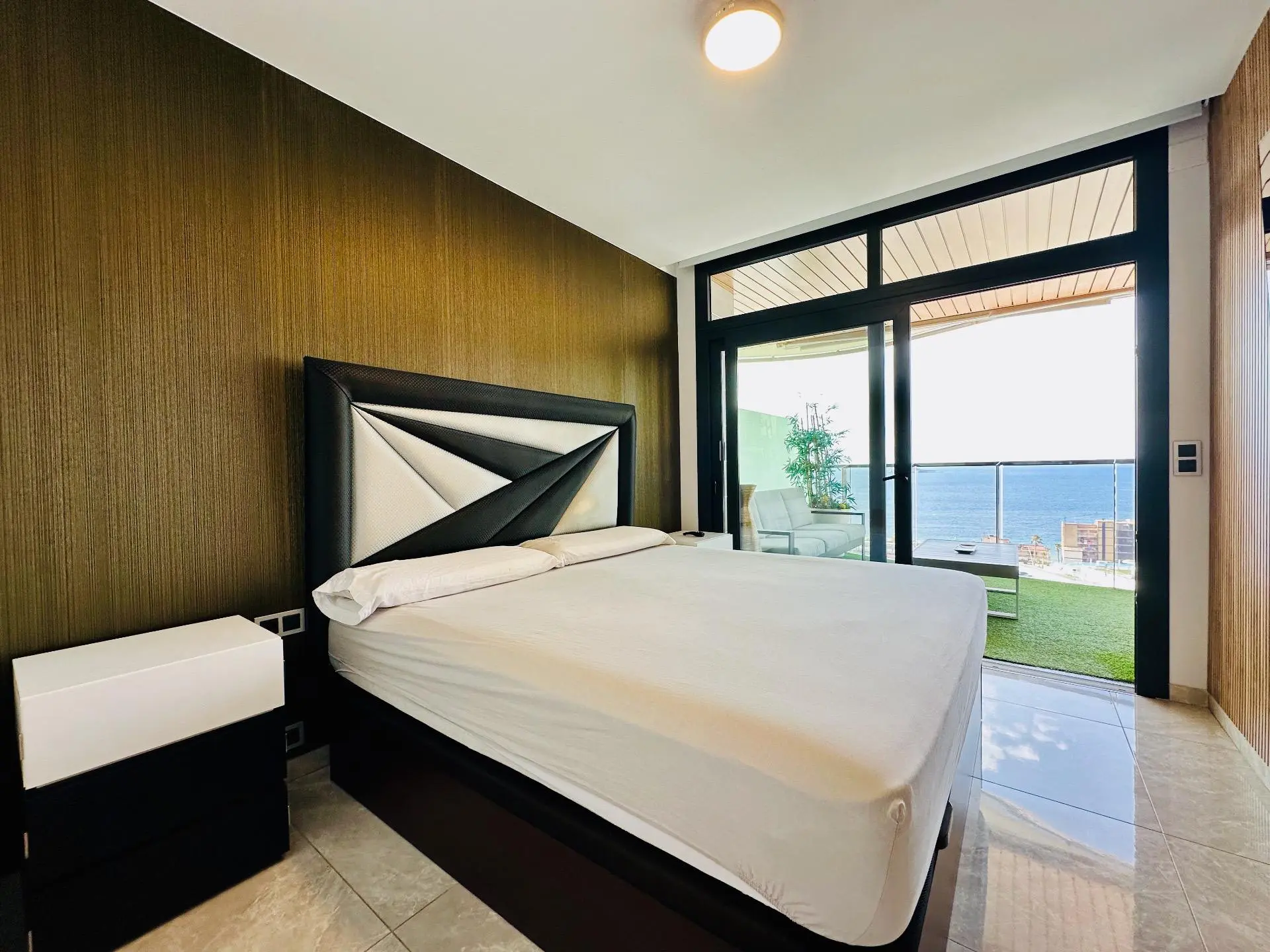 Apartment Of 120 M² In Benidorm, Spain