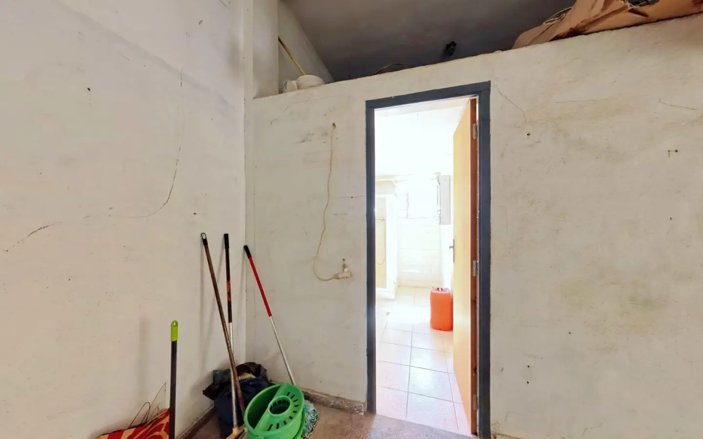 Commercial Unit Of 132 M² In Villajoyosa, Spain