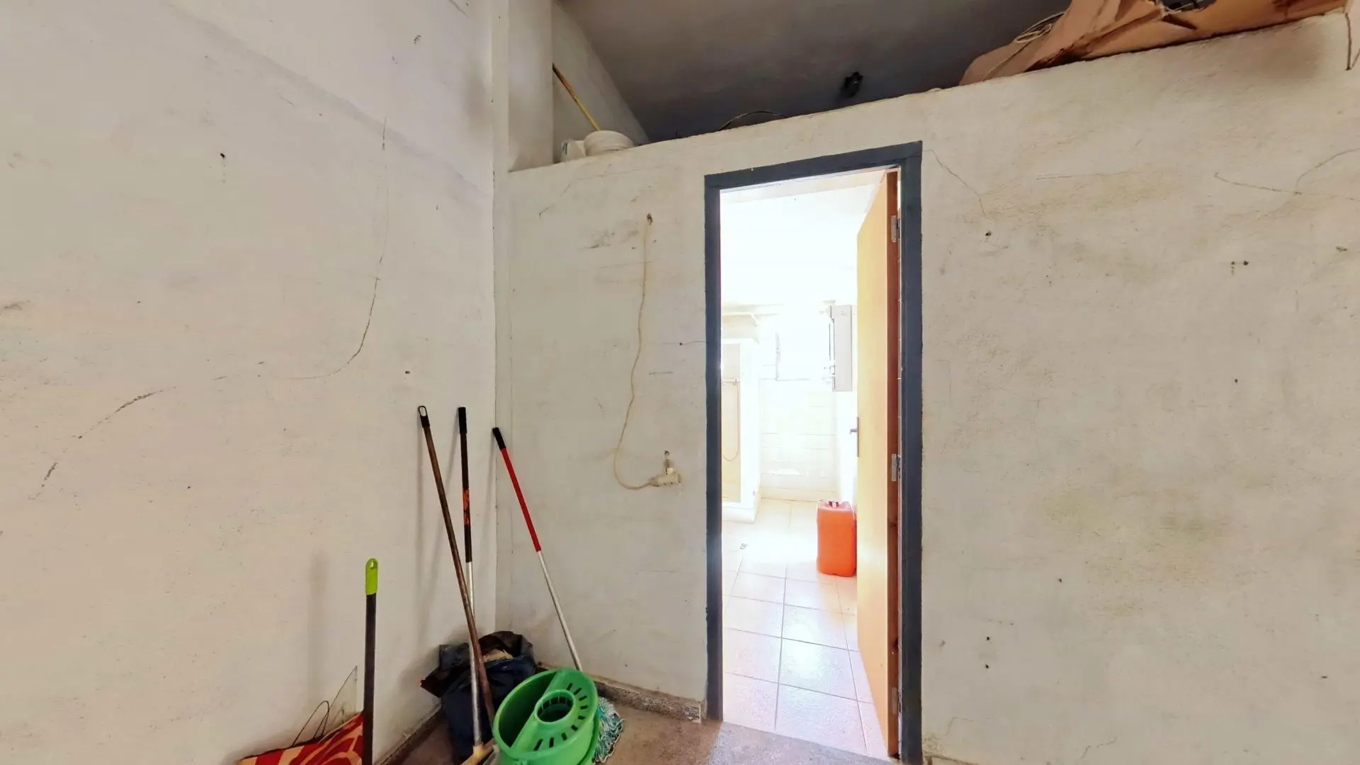 Commercial Unit Of 132 M² In Villajoyosa, Spain