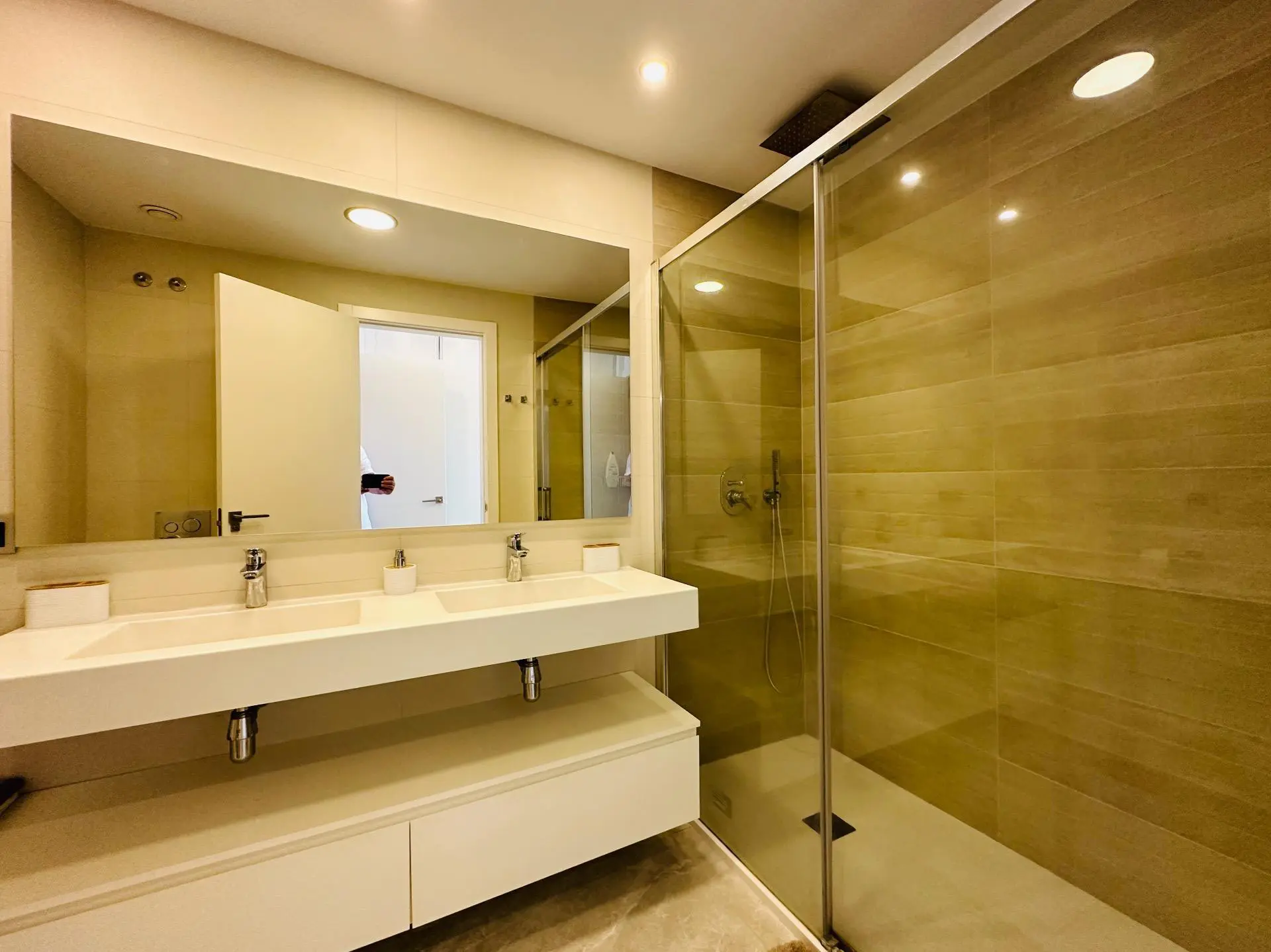 Apartment Of 120 M² In Benidorm, Spain