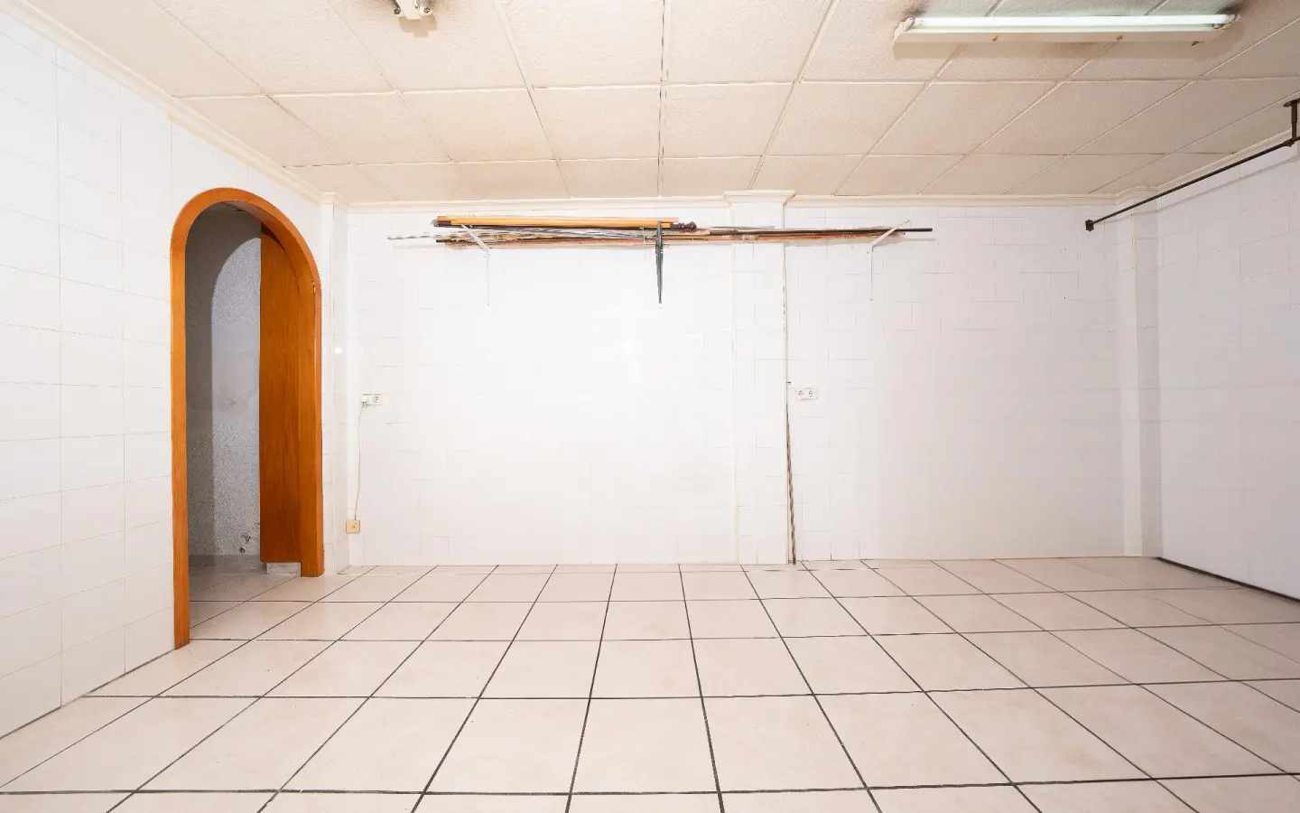Commercial Unit Of 78 M² In Elche, Spain