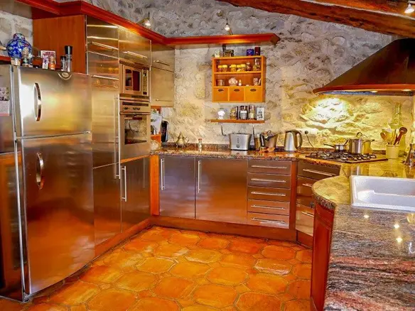 5-bedroom Villa In Relleu, Spain (473 M²)