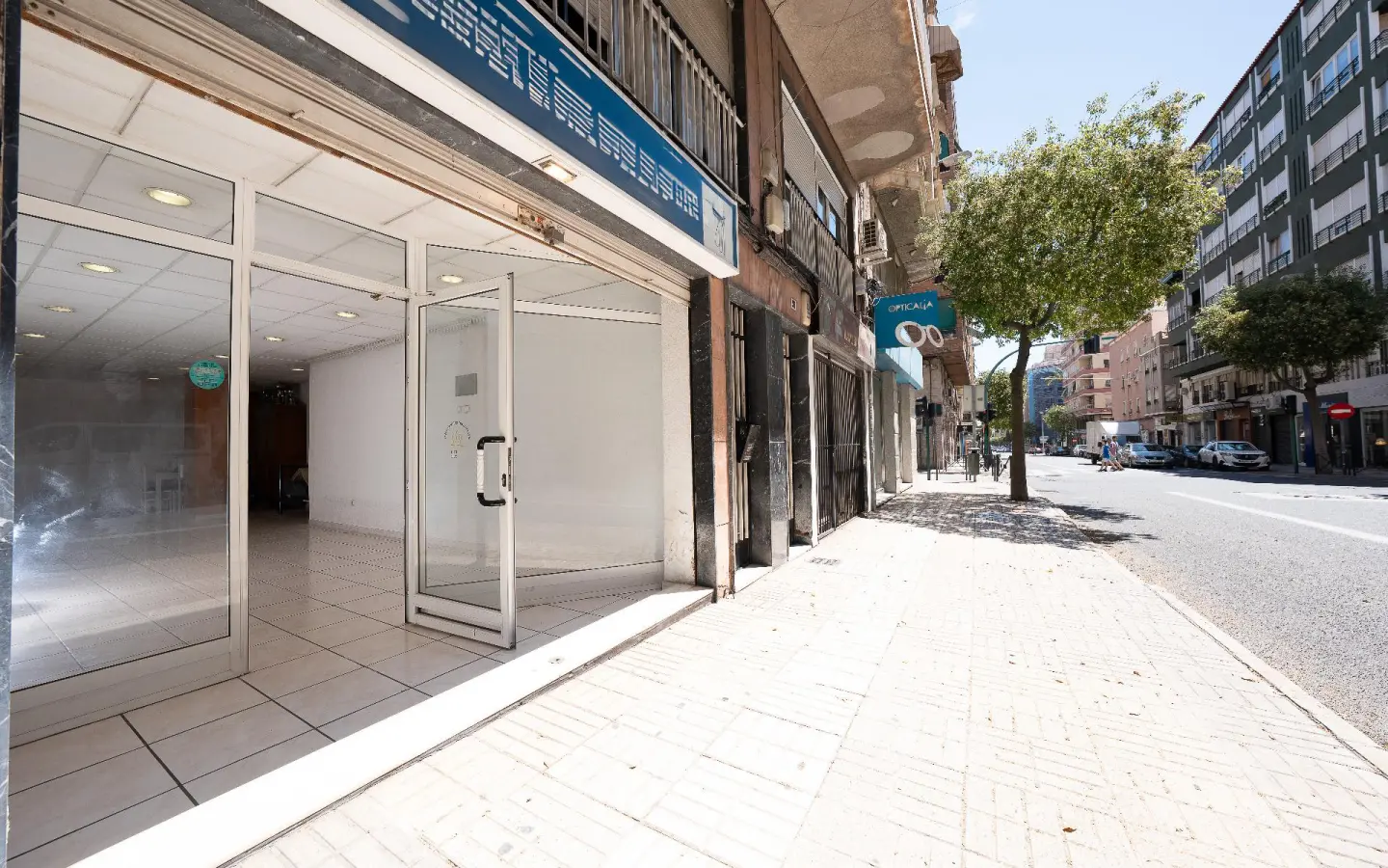 Commercial Unit Of 78 M² In Elche, Spain