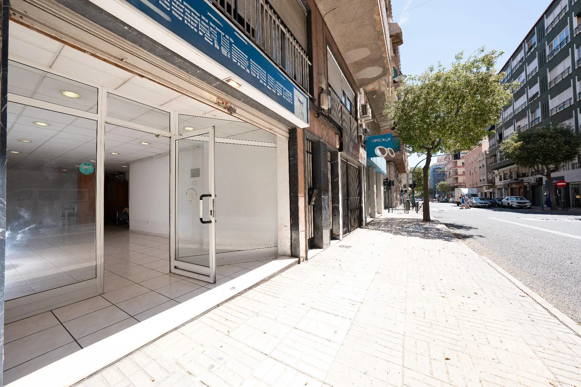 Commercial Unit Of 78 M² In Elche, Spain