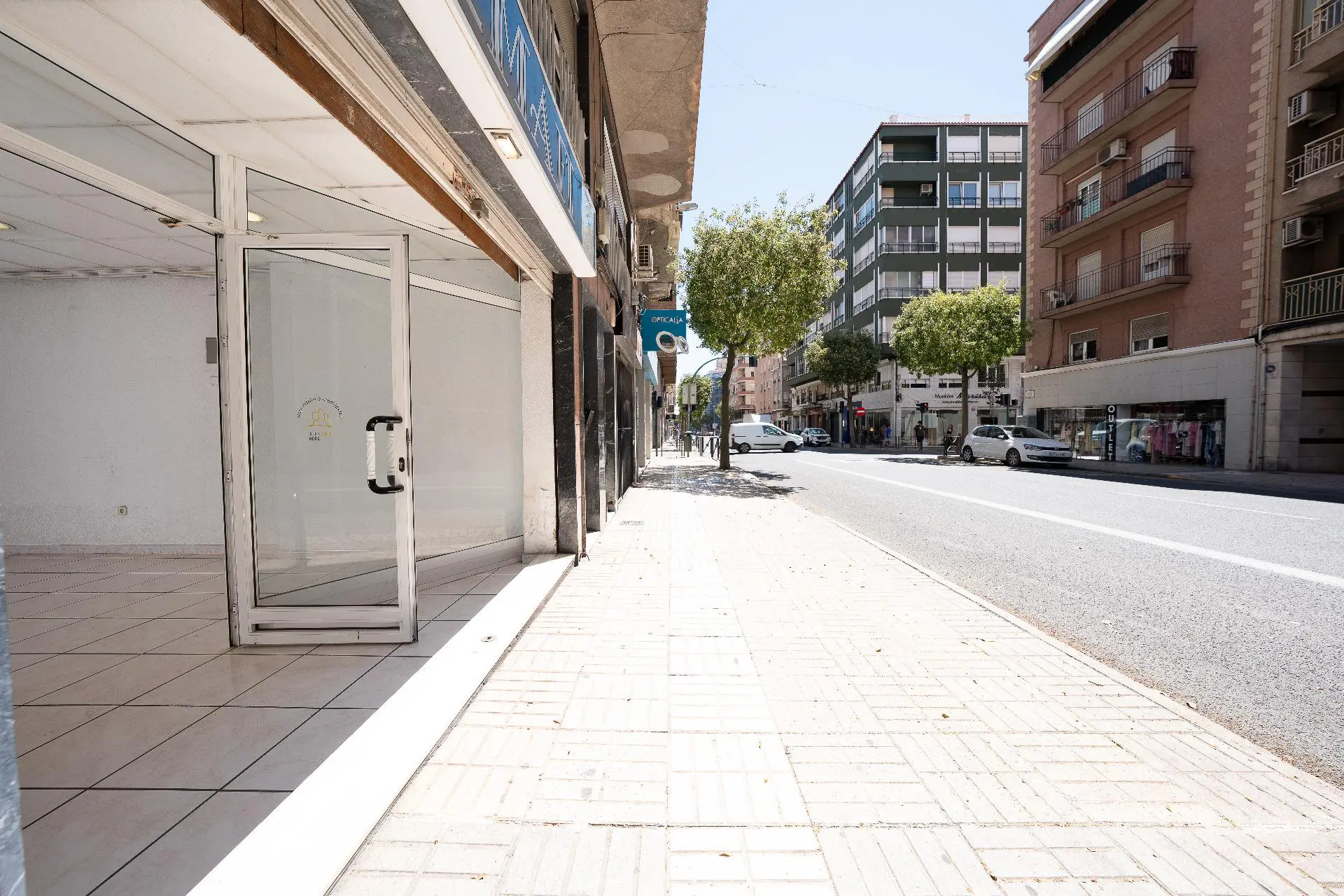 Commercial Unit Of 78 M² In Elche, Spain