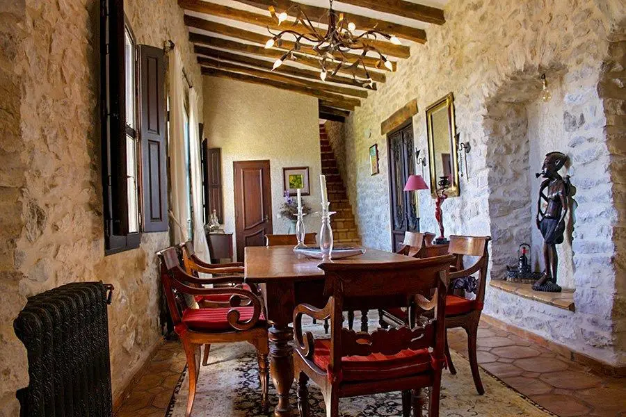 Villa Of 473 M² In Relleu