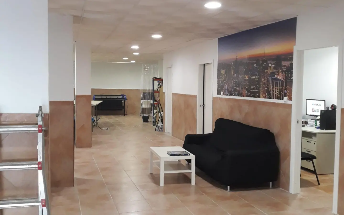 Commercial Unit In Alicante, Spain (136 M²)
