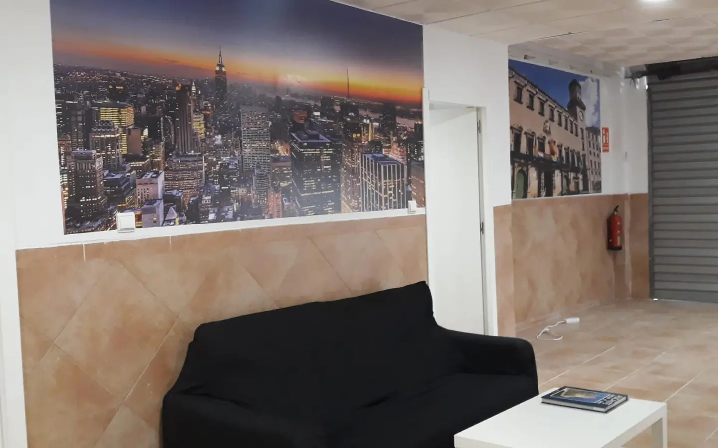 Commercial Unit In Alicante, Spain (136 M²)