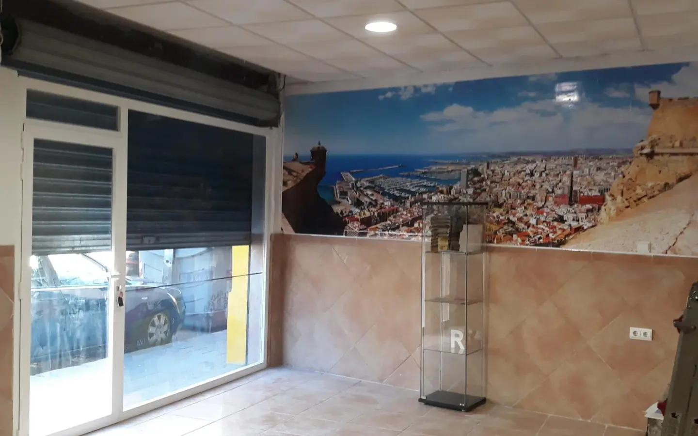 Commercial Unit In Alicante, Spain (136 M²)