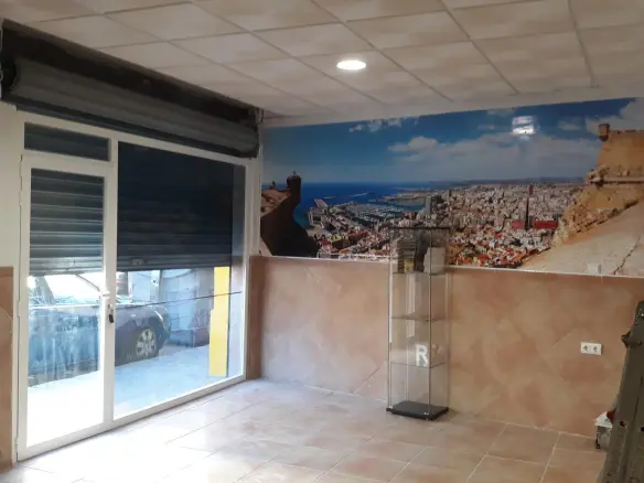 Commercial Unit In Alicante, Spain (136 M²)