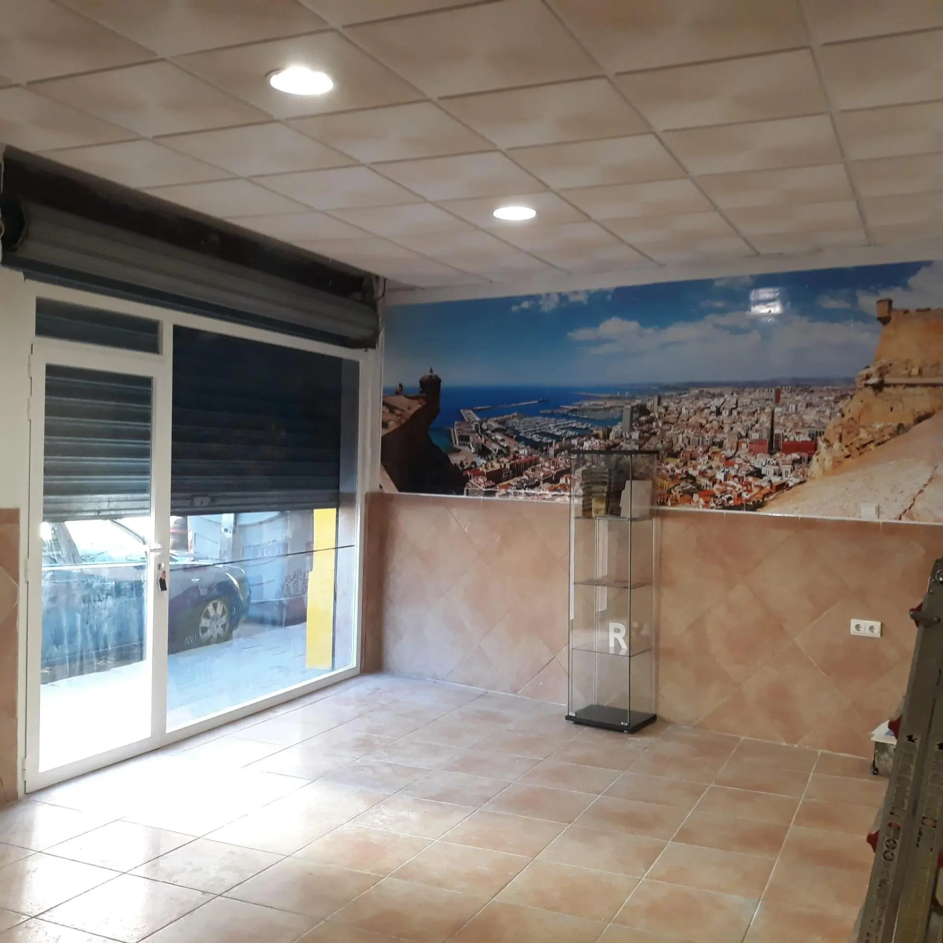 Commercial Unit 136 In Alicante, Spain