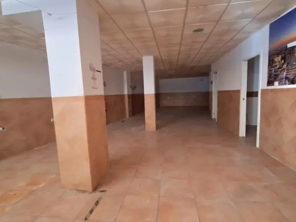 Commercial Unit In Alicante, Spain (136 M²)