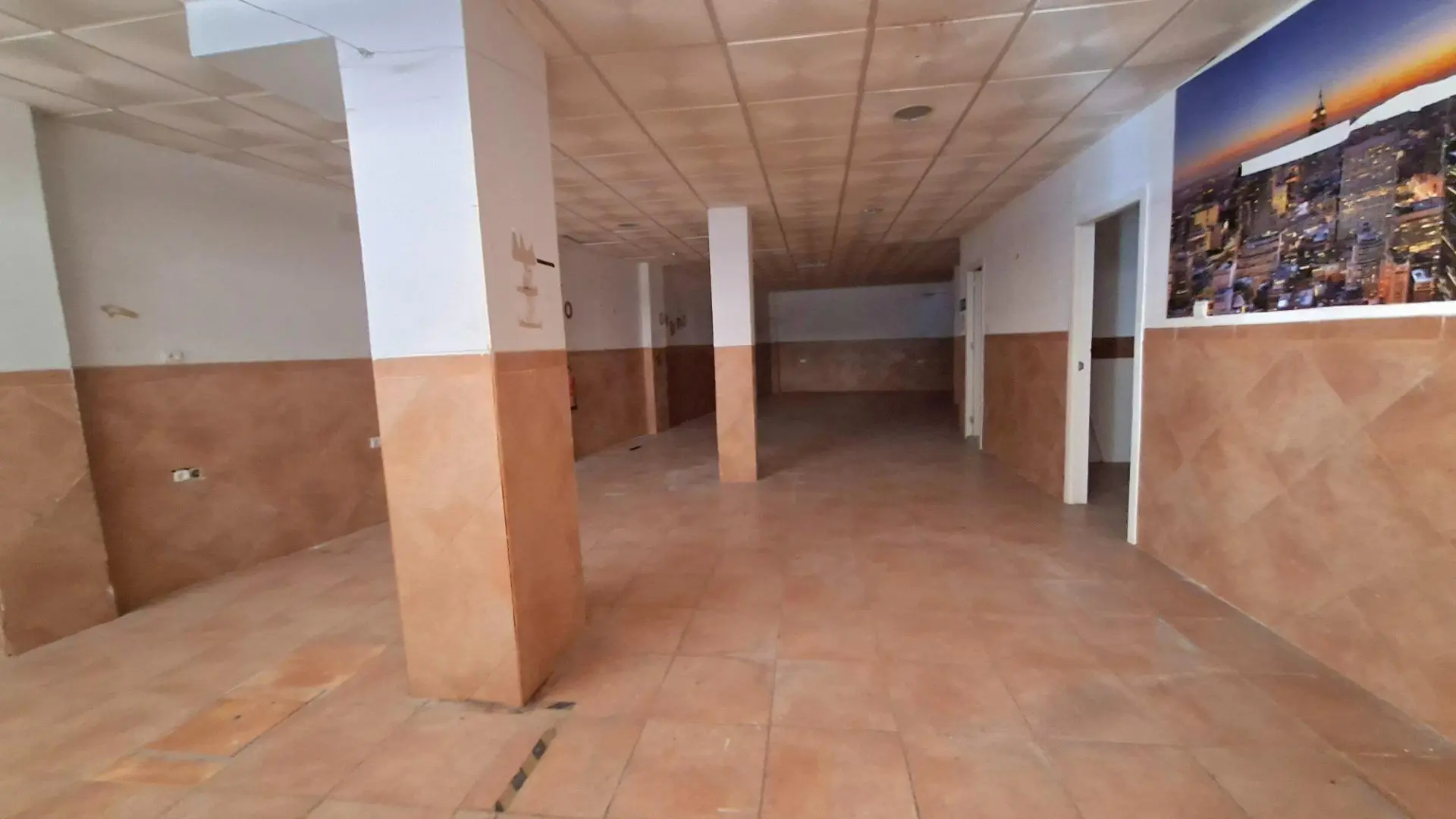 Commercial Unit 136 In Alicante, Spain