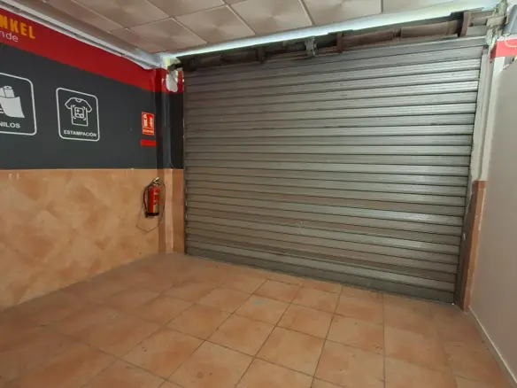 Commercial Unit In Alicante, Spain (136 M²)