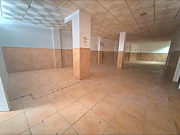 Commercial Unit In Alicante, Spain (136 M²)