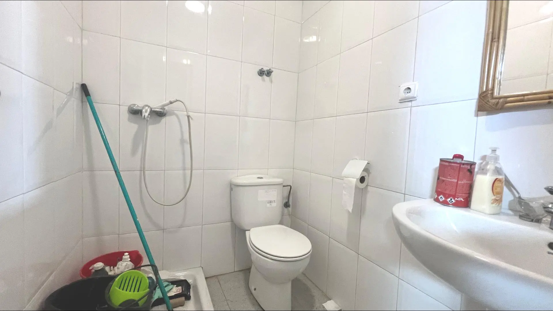 Commercial Unit 136 In Alicante, Spain
