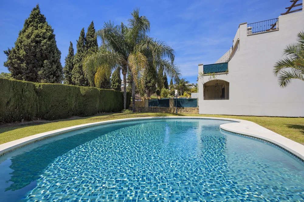 Townhouse Of 0 M² With Private Garden, Solarium & Jacuzzi In Nagüeles, Marbella