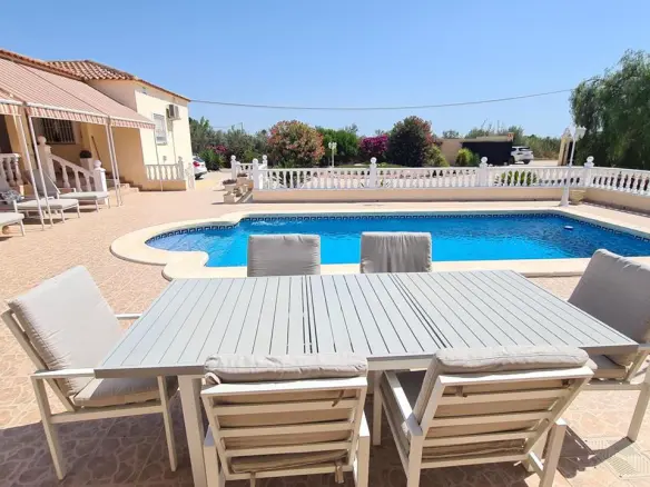 Country House Of 150 M² In Catral, Spain