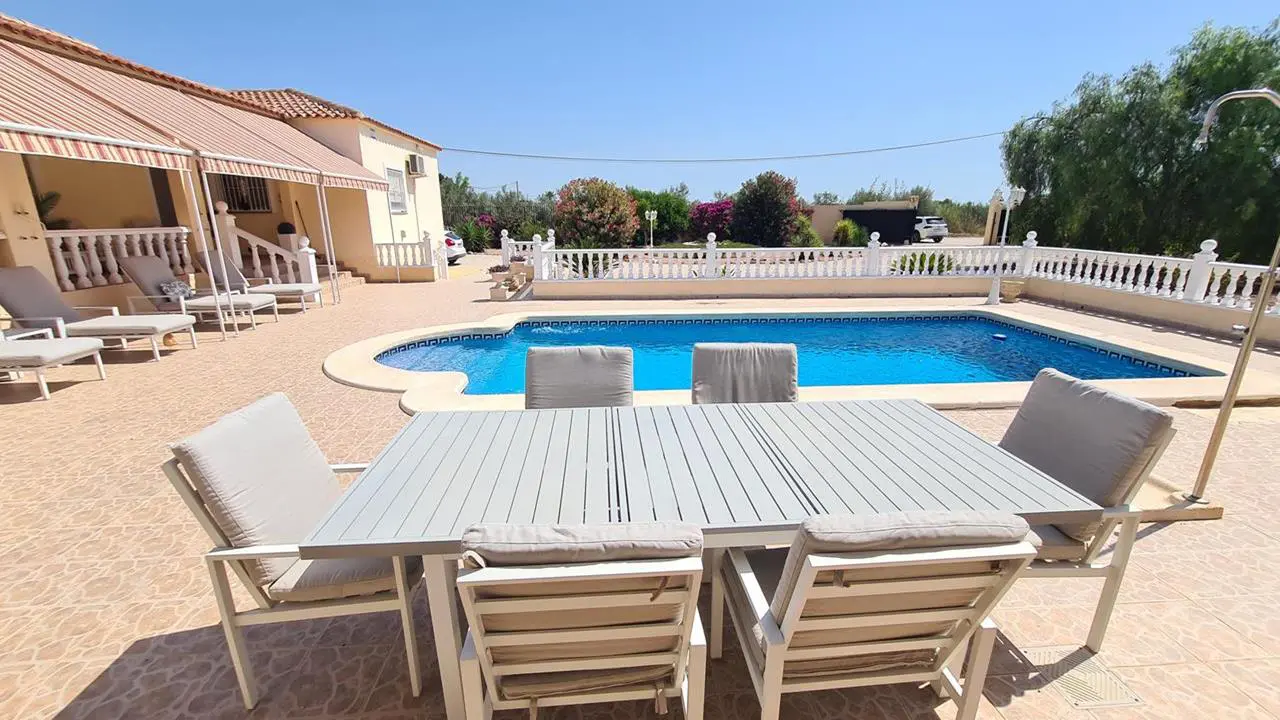Country House Of 150 M² In Catral, Spain