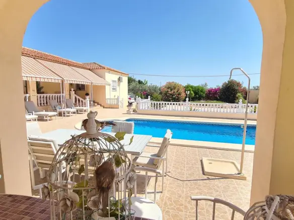 Country House Of 150 M² In Catral, Spain